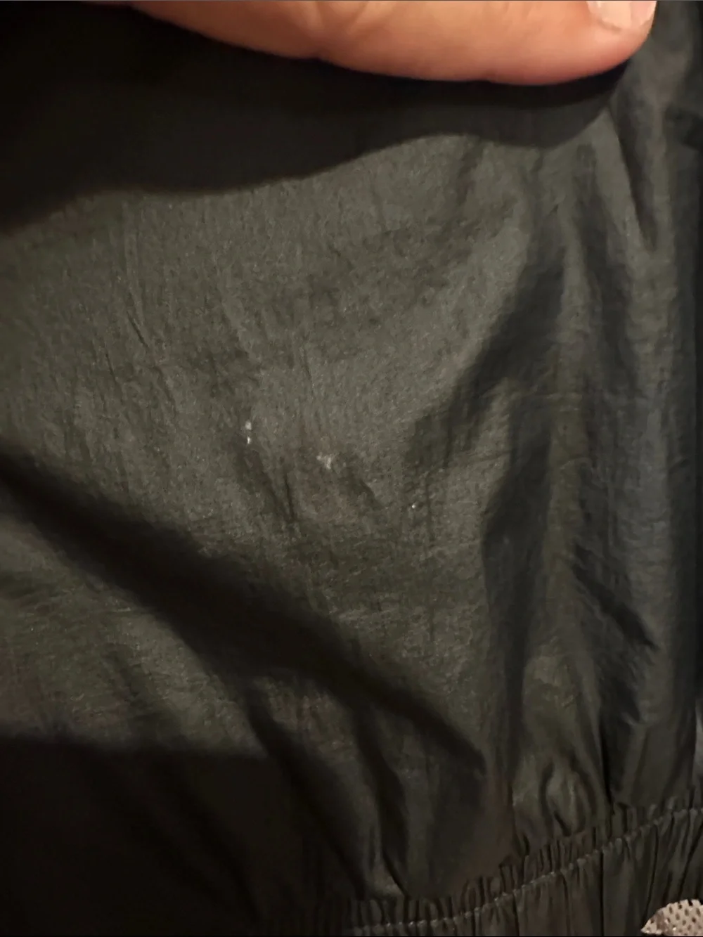 Under Armour Black Lightweight Hooded Windbreaker Jacket - Picture 5 of 8